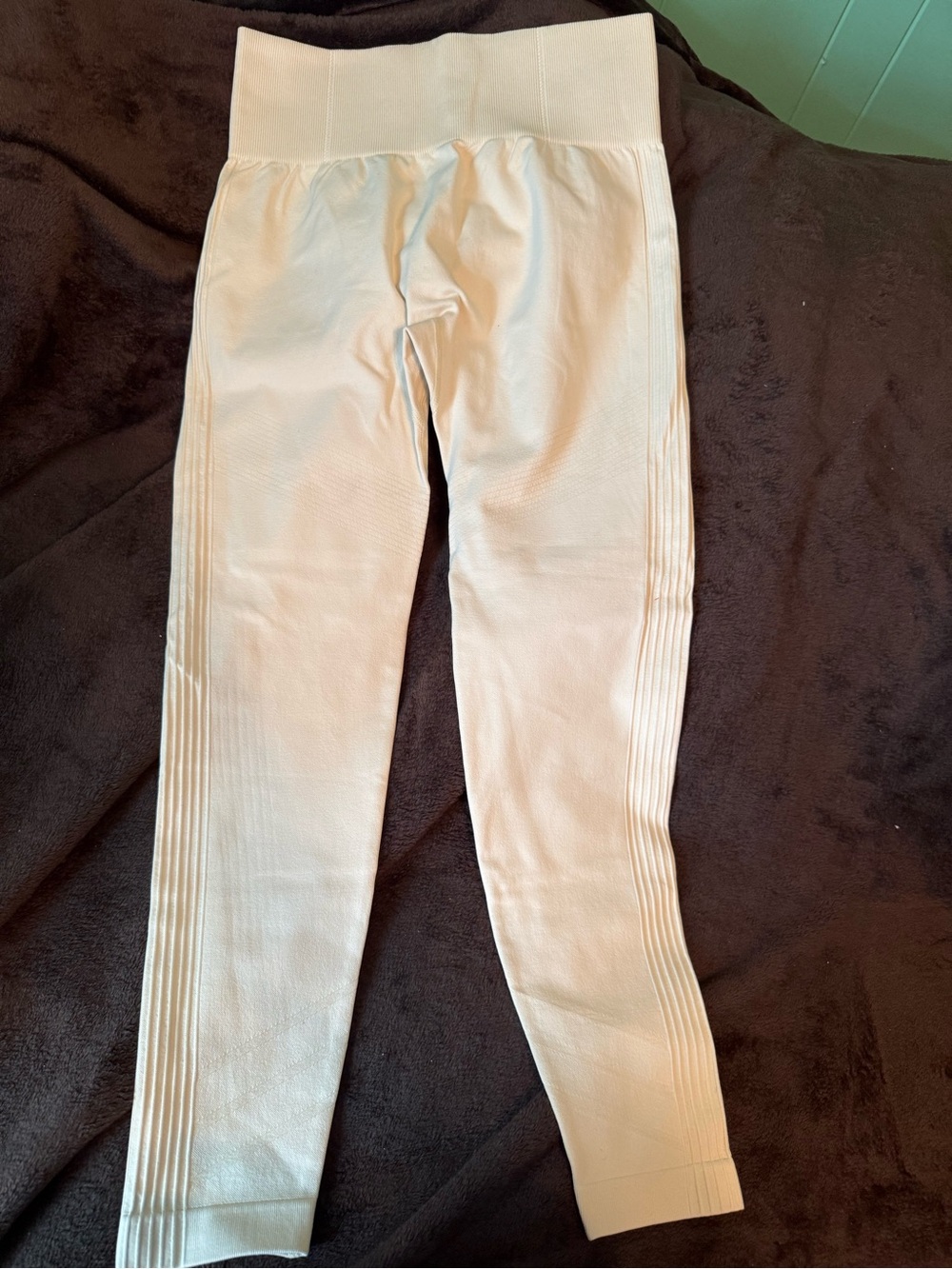 Cream Ribbed High-Waist Leggings with Butt Bra